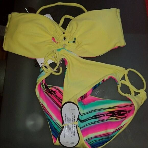 🍒 Reversible BIKINI🍒   - Picture 3 of 5